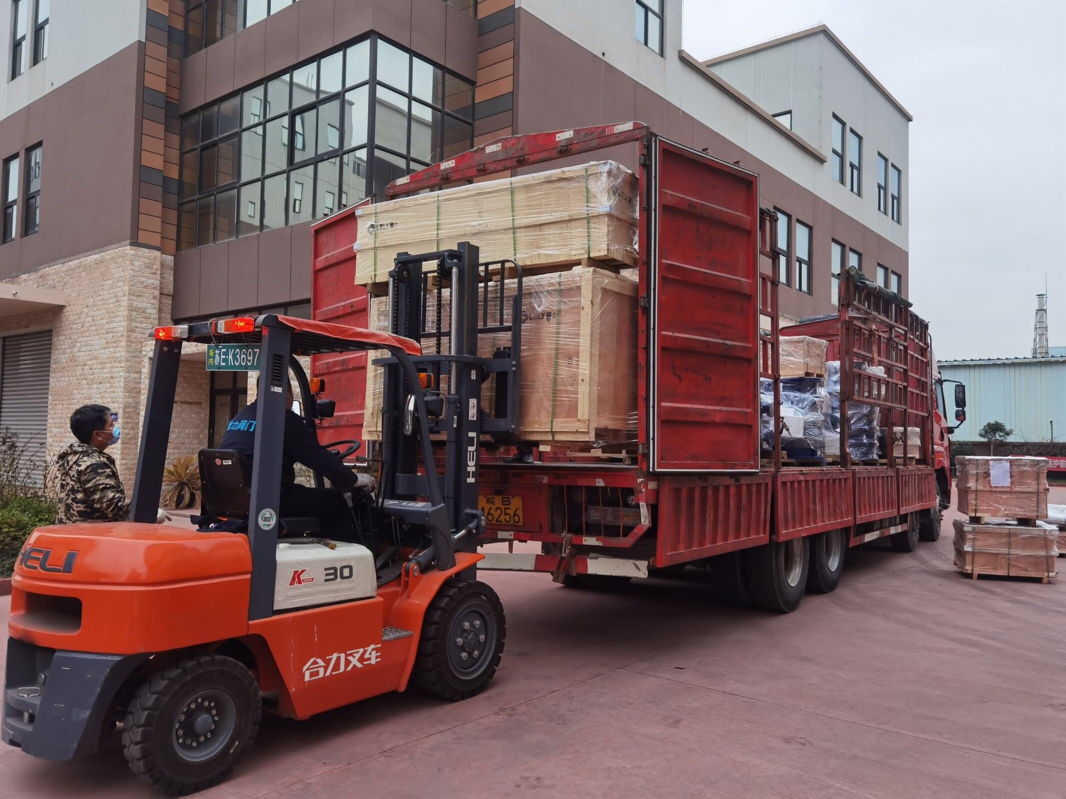 煤氣蝶閥廠家雷力閥門發(fā)貨.jpg 煤氣蝶閥廠家雷力閥門發(fā)貨.jpg